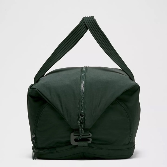 LULULEMON 3 IN 1 GYM DUFFLE BAG RAINFOREST GREEN 30L - Picture 3 of 16